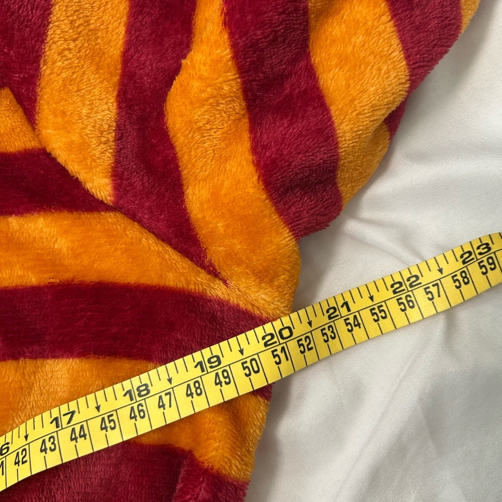 Harry Potter Gryffyndor Robes Girls Sz 14 Pjammies Wizarding World Crest - Picture 6 of 8